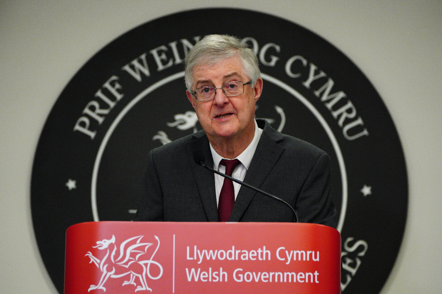 Changes announced across Wales to combat the Omicron variant 