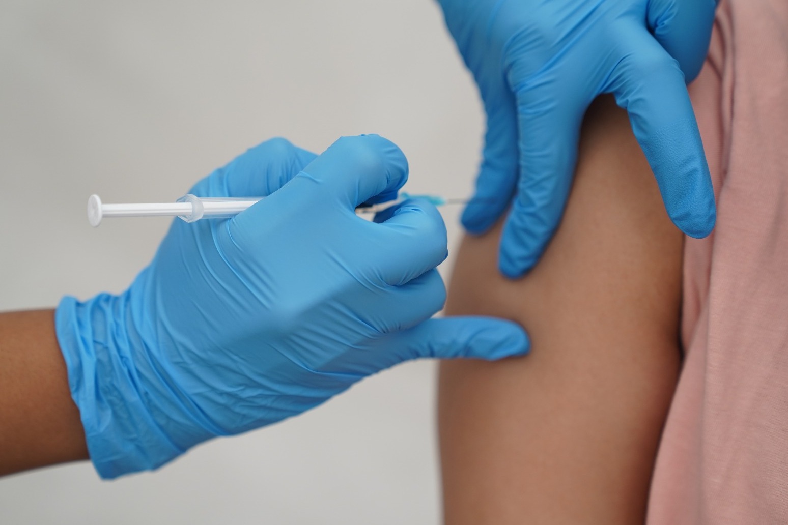 Pharmaceutical firms work to tweak vaccines against new ‘Omicron’ variant 