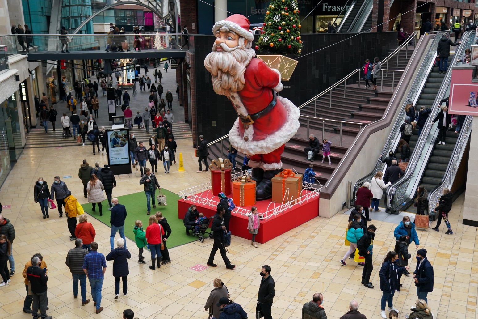 Retail sales accelerate in November as Christmas shoppers hit high street 