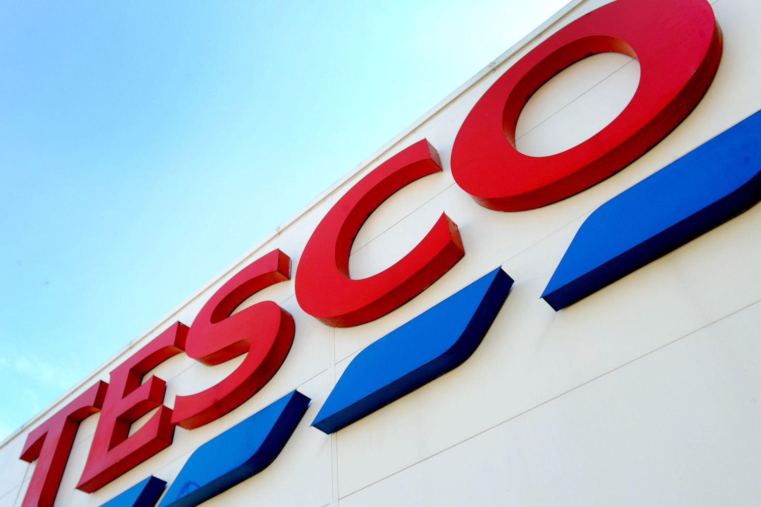 Tesco distribution centre strikes paused after pay offer 