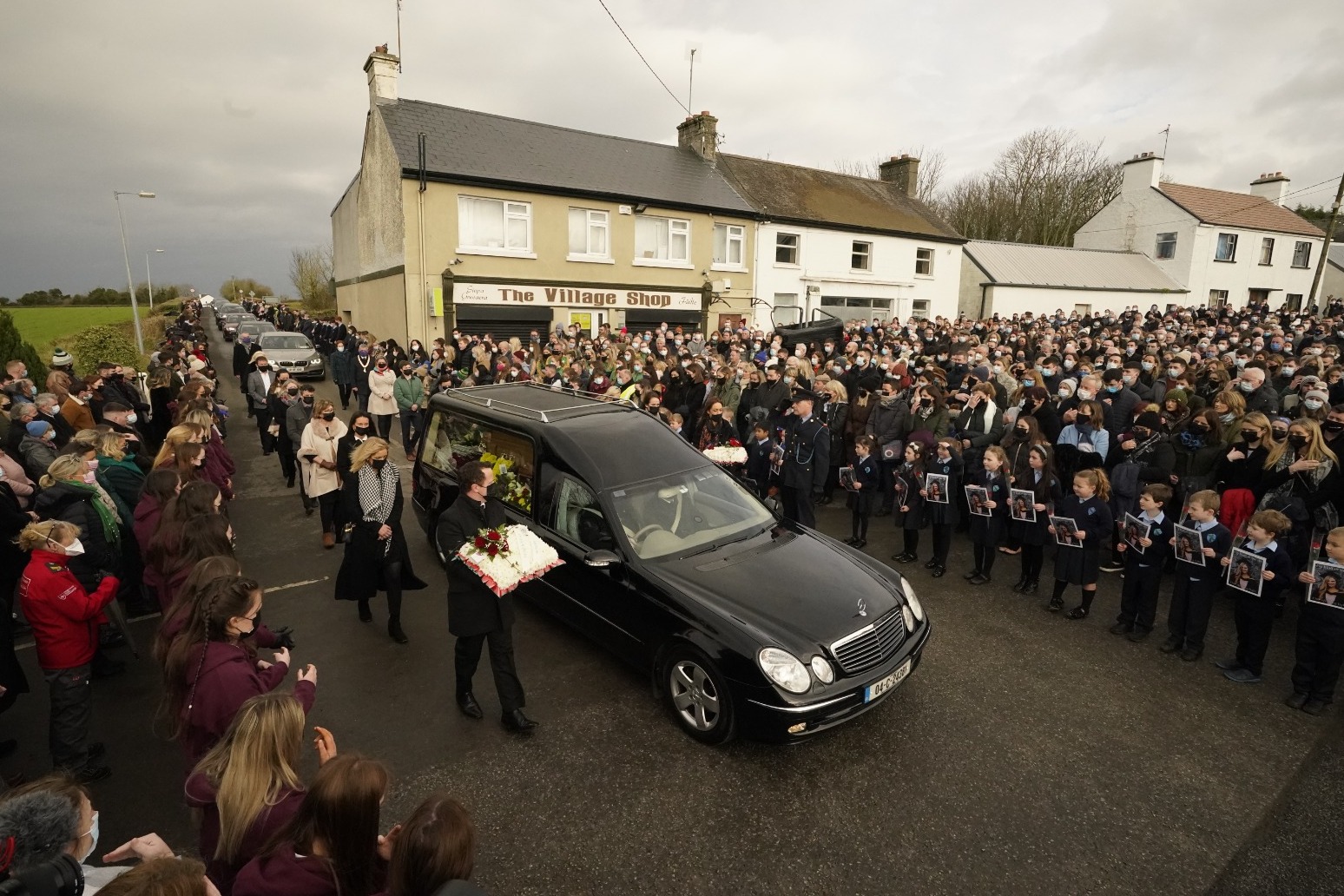 Funeral of Ashling Murphy under way in Co Offaly 