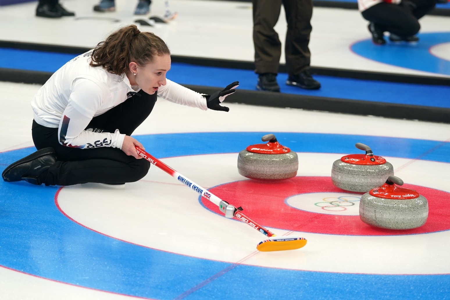 Bruce Mouat and Jennifer Dodds ready to aim for curling final place on Monday 