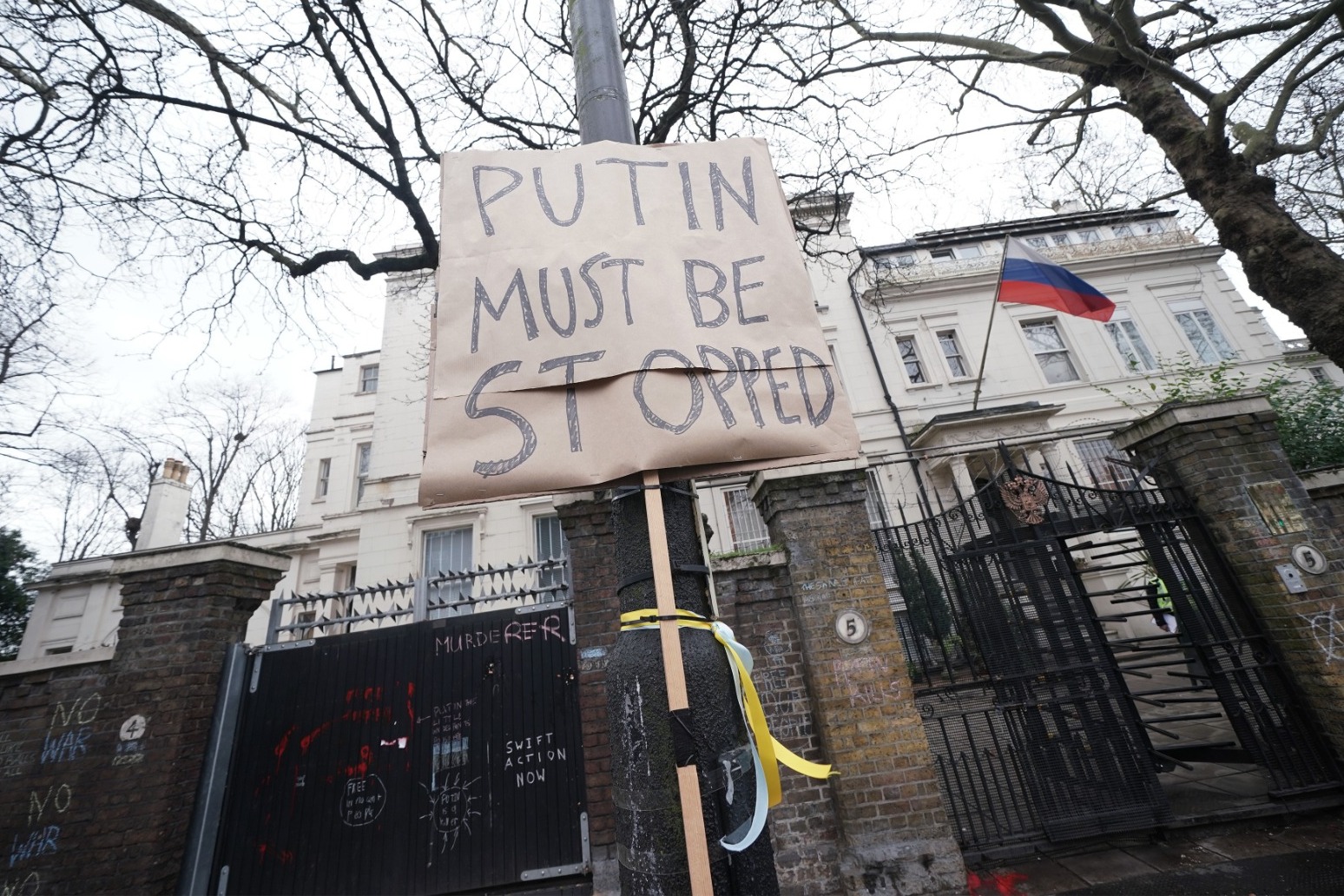 Fresh measures will help Ukrainians seek refuge in UK, Defence Secretary hints 