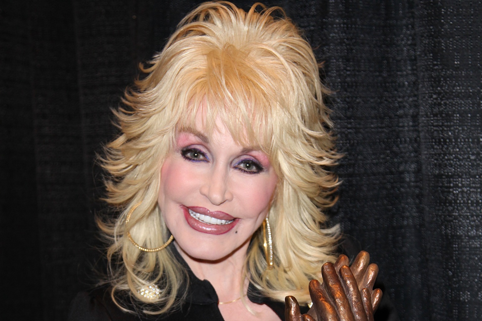 Dolly Parton withdraws from race to be inducted into Rock & Roll Hall of Fame 