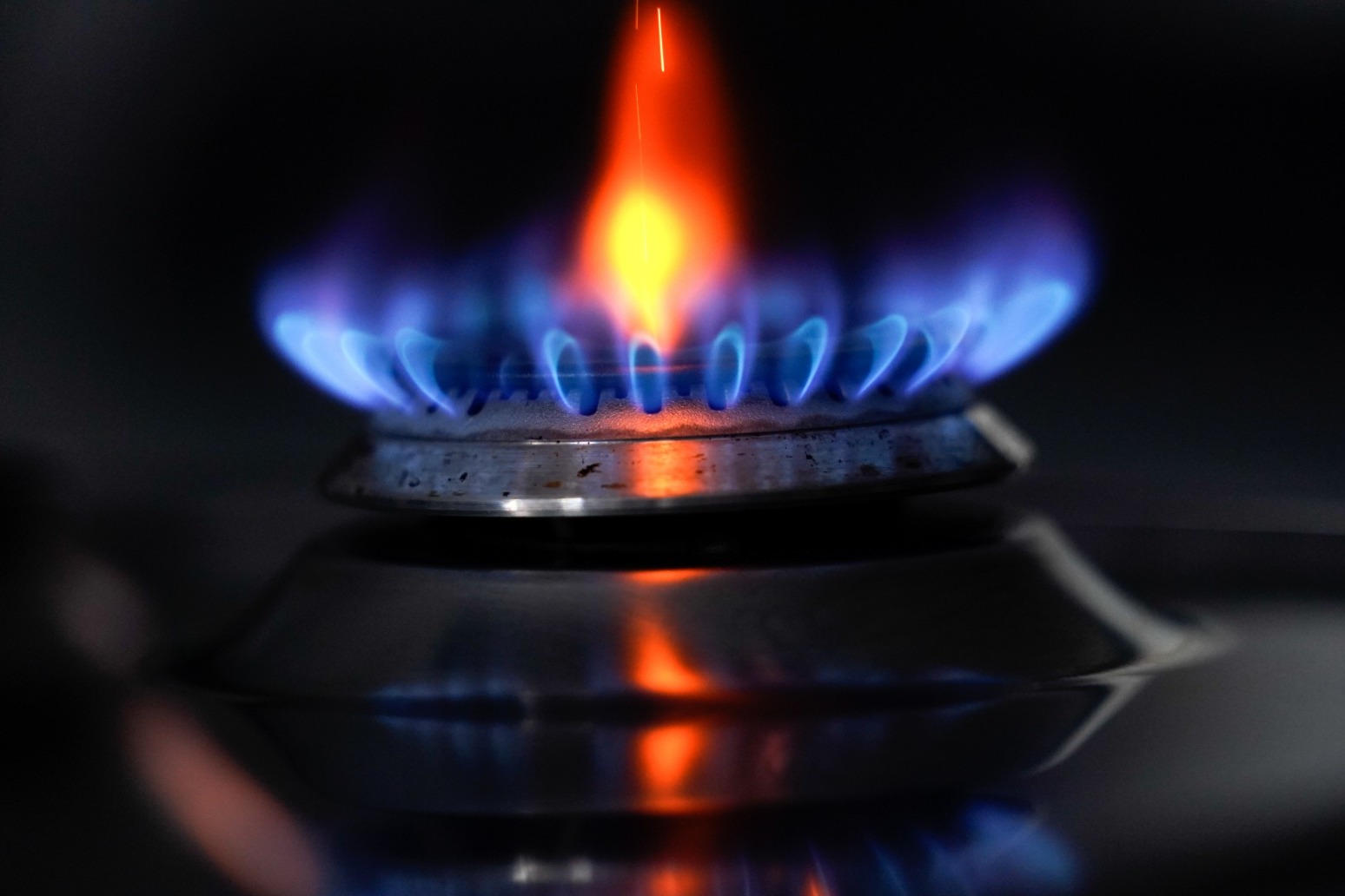 Energy bills increasing 14 times faster than wages, TUC claims 