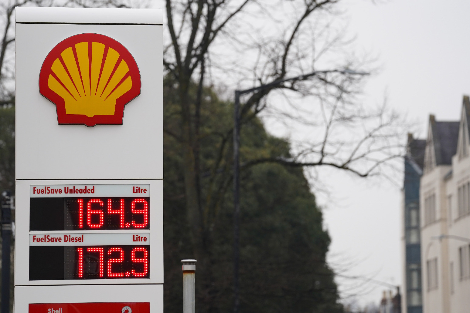 Forecourts not passing on fuel duty cut to drivers 