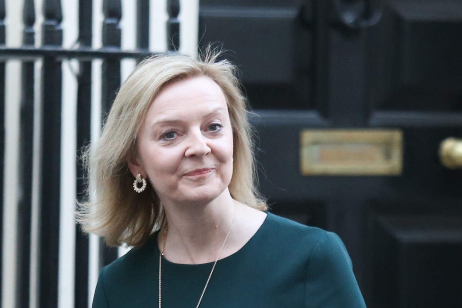 Liz Truss fears peace talks are a ‘smokescreen’ for further Russian aggression 