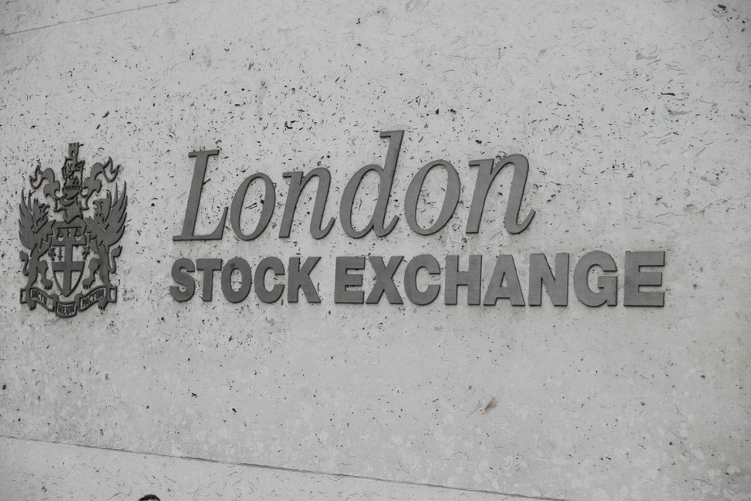 London Stock Exchange suspends trading in 28 Russian-linked listings 
