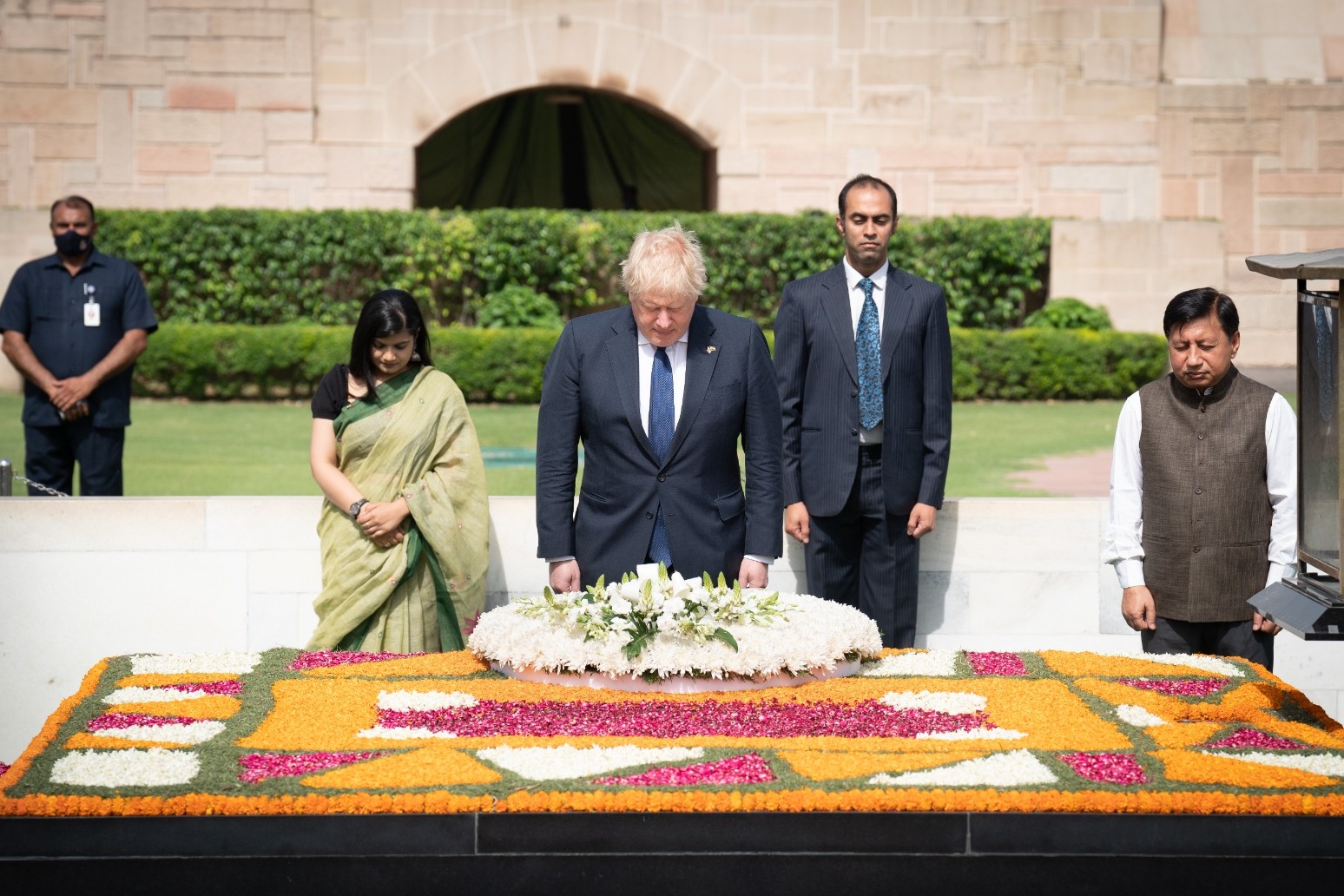 Boris Johnson meets with Narendra Modi for talks on defence and trade 
