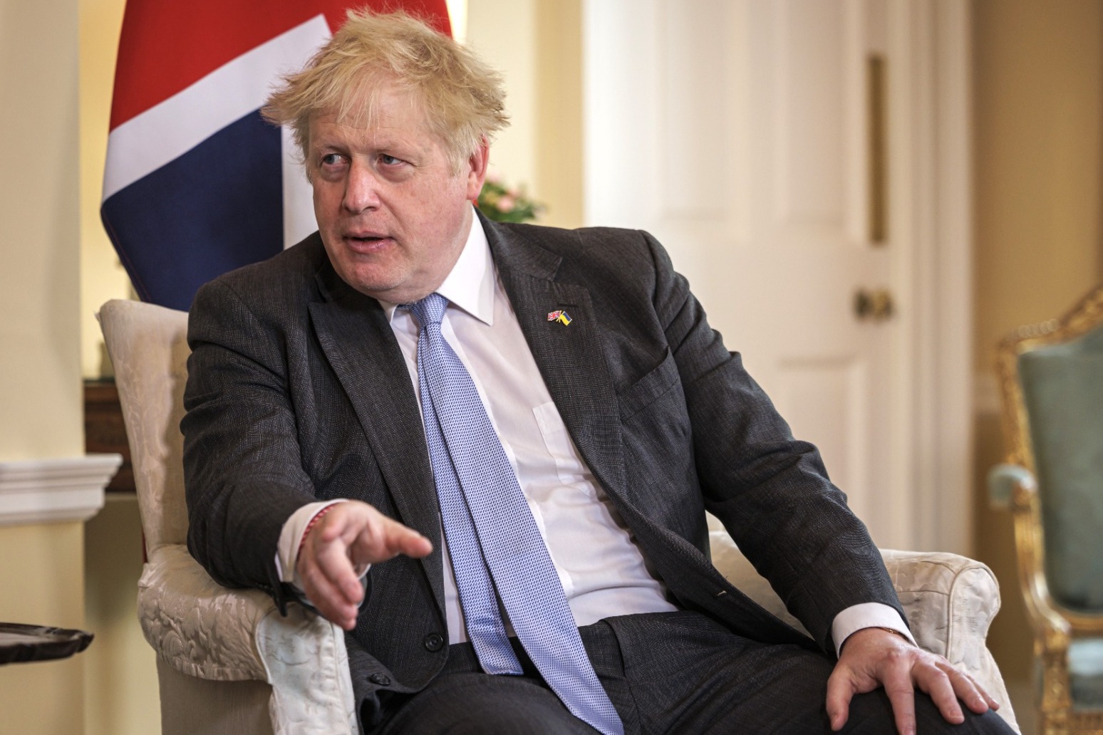 Boris Johnson promises additional military aid in call to Volodymyr Zelensky 