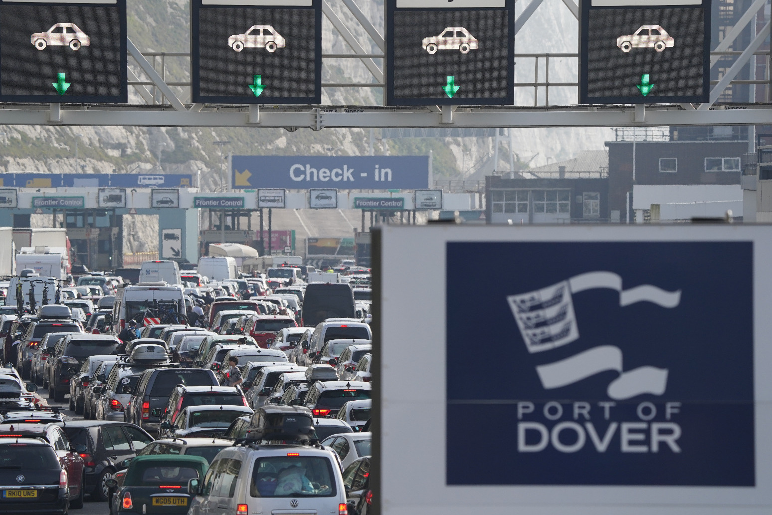 Millions of journeys expected for busy Easter getaway on Friday 