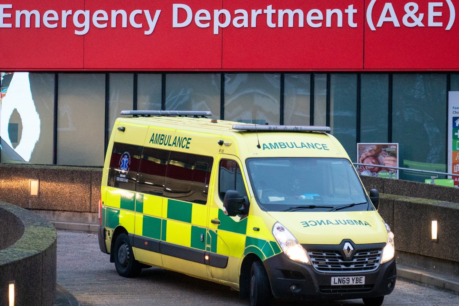 Volunteers to drive ambulances as service continues to face pressure 