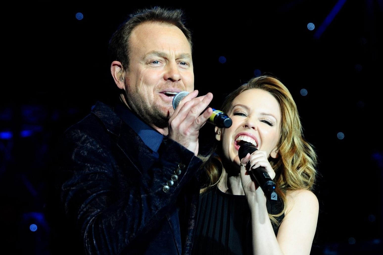 Kylie Minogue and Jason Donovan return to Neighbours for soap’s farewell 