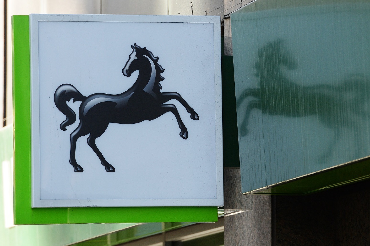 Lloyds plans to prioritise junior staff for pay rises amid union protests 