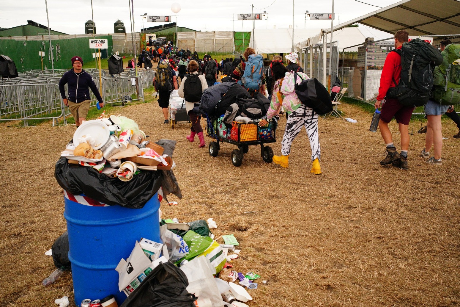 Glastonbury clean-up crew kick into action after sun-soaked festival 