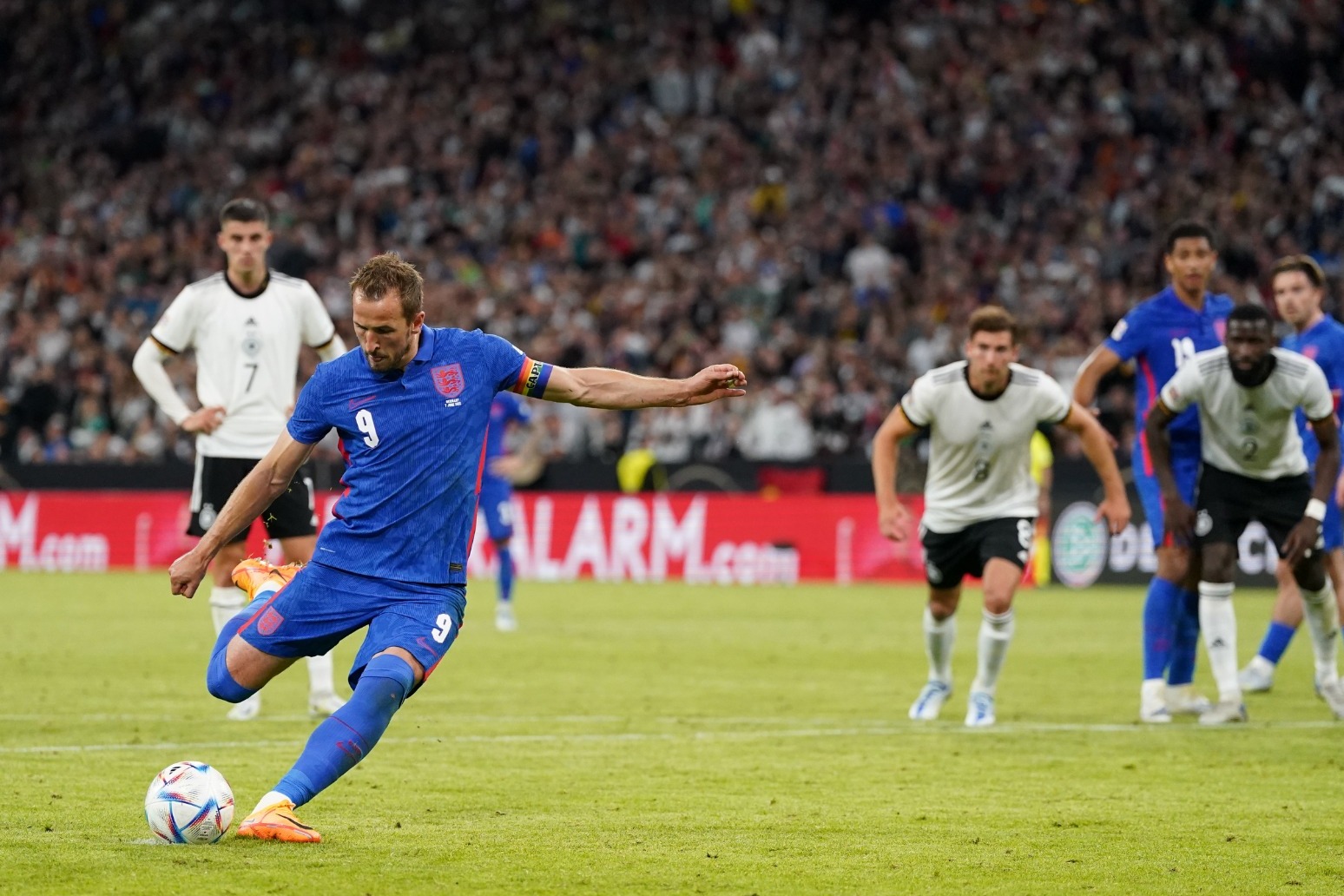 Harry Kane’s penalty earns England a Nations League draw in Germany 