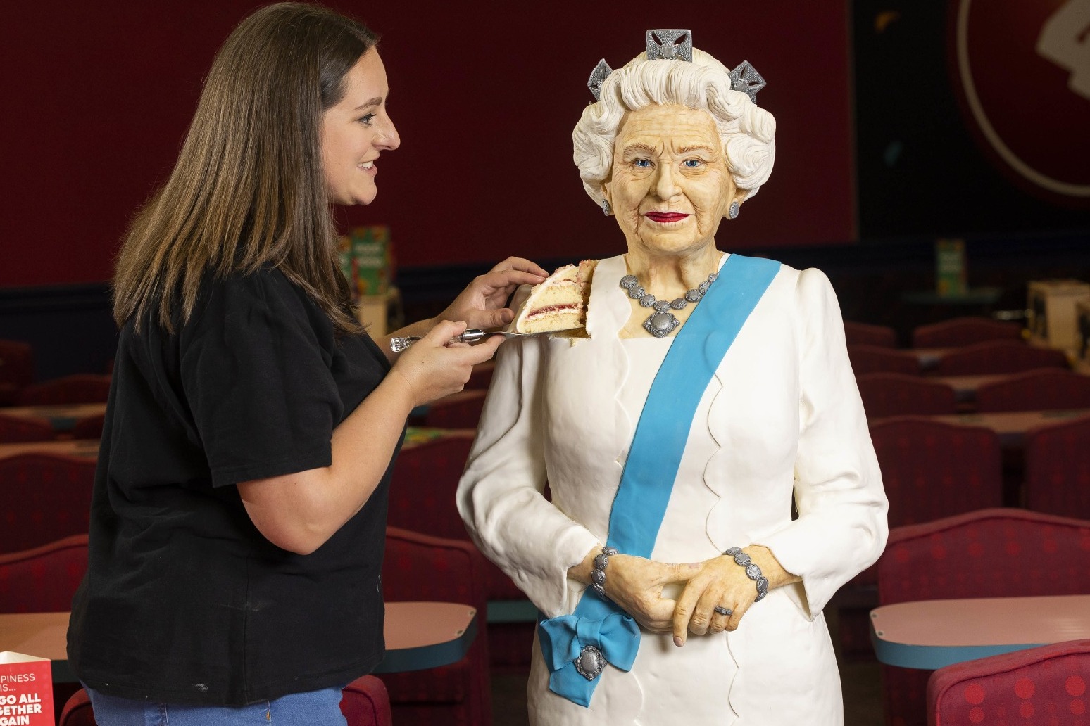 Life-sized Queen cake created for Platinum Jubilee celebration 