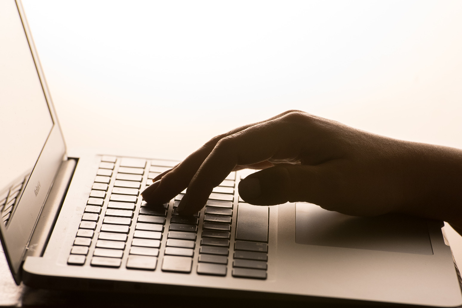 Ofcom urges tech firms to do more to keep women safe online 