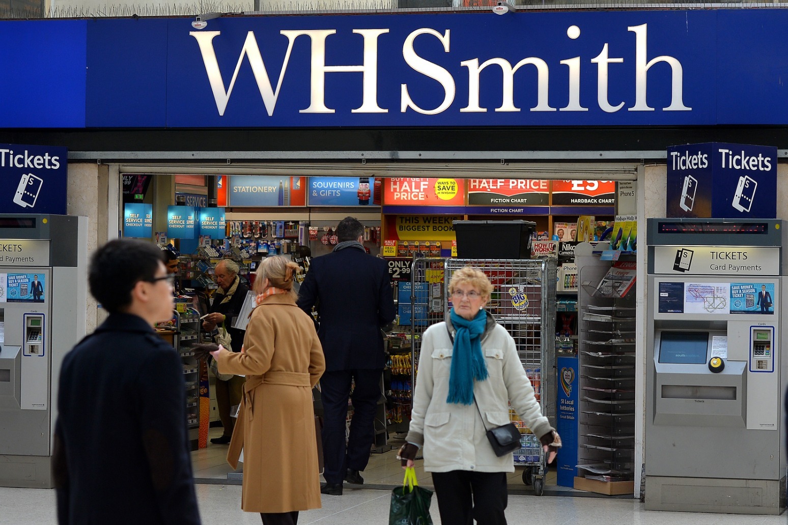 WH Smith sales to hit top of targets after travel recovery 