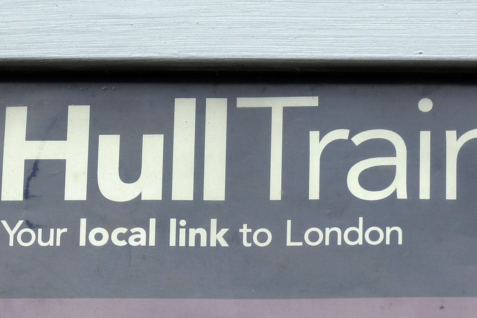 Hull Trains drivers in 24-hour strike over pay and conditions 
