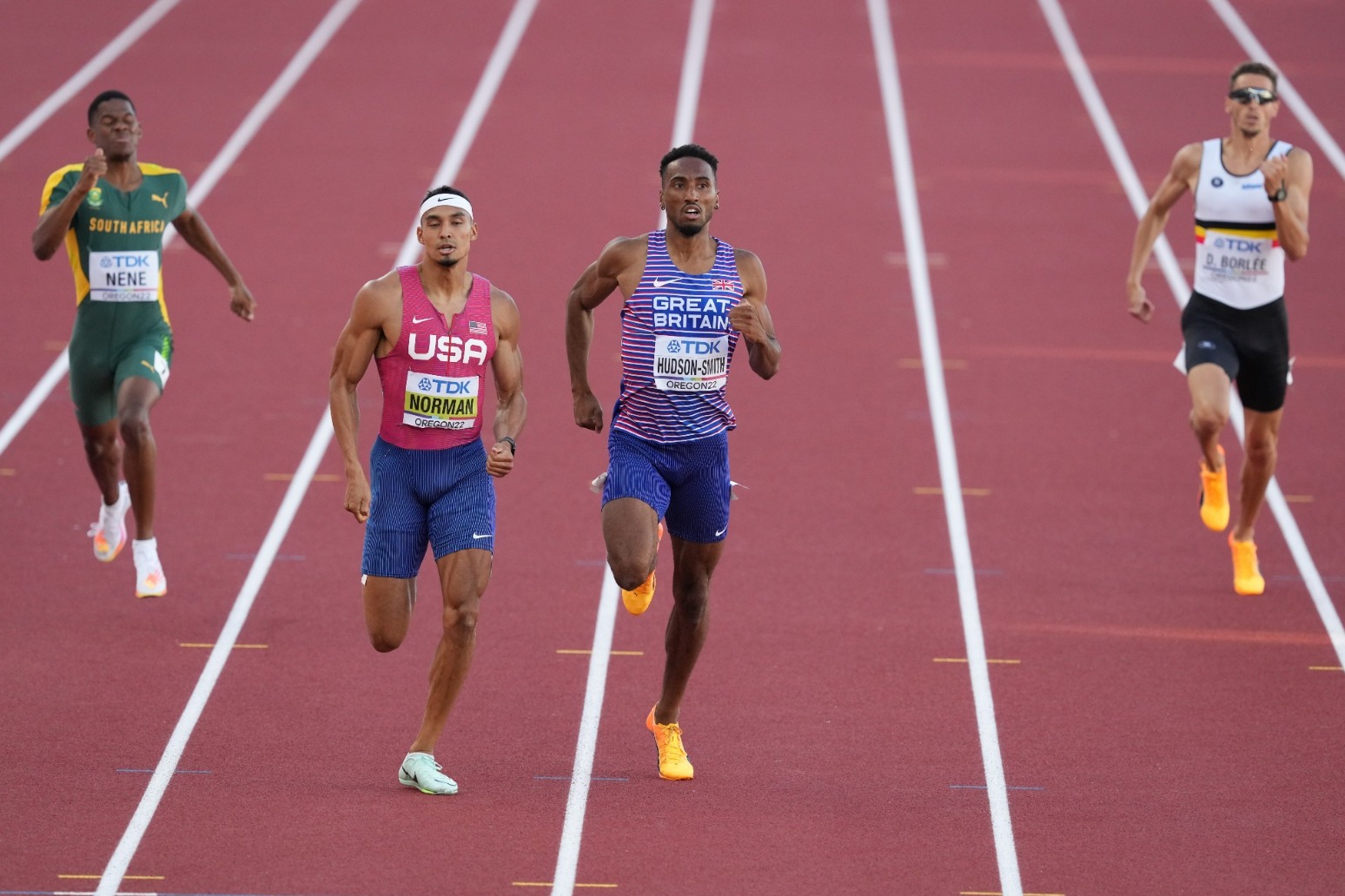 Matt Hudson-Smith eases into 400m final at World Championships 