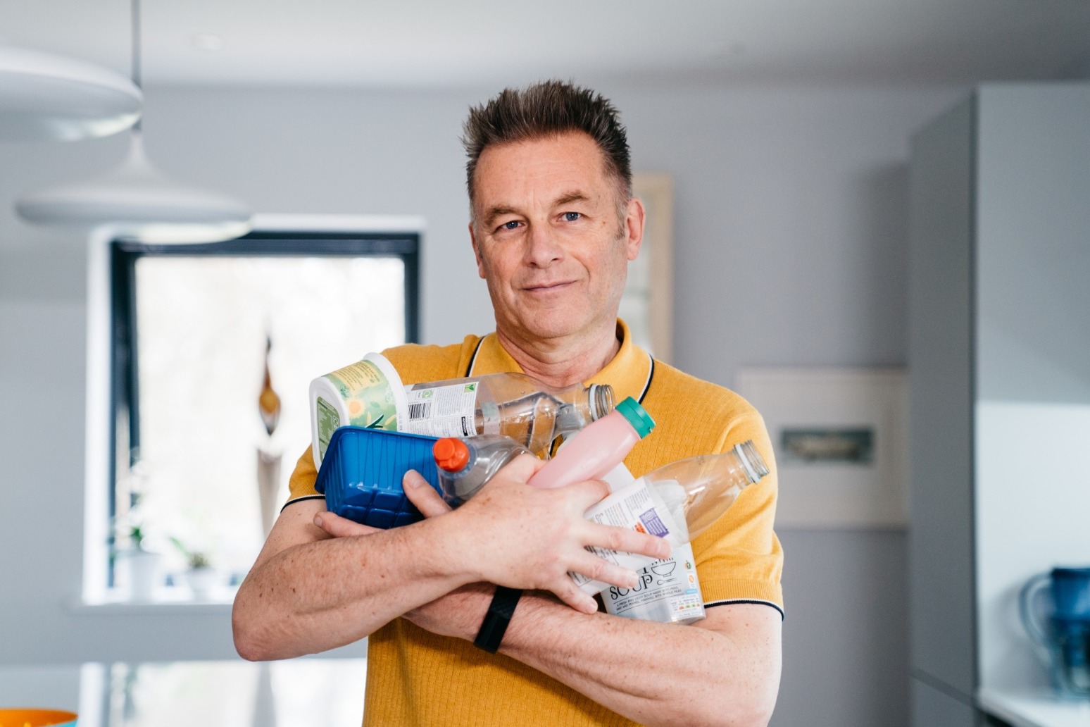 TV star Chris Packham joins protest against ‘attack on environmental laws’ 