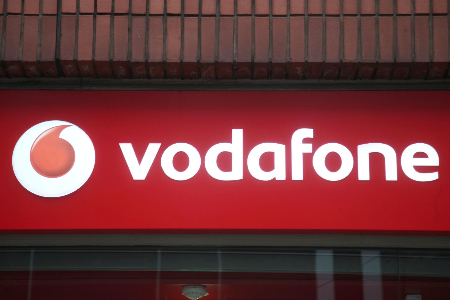 Vodafone unveils new social broadband tariff and free connectivity for small firms 