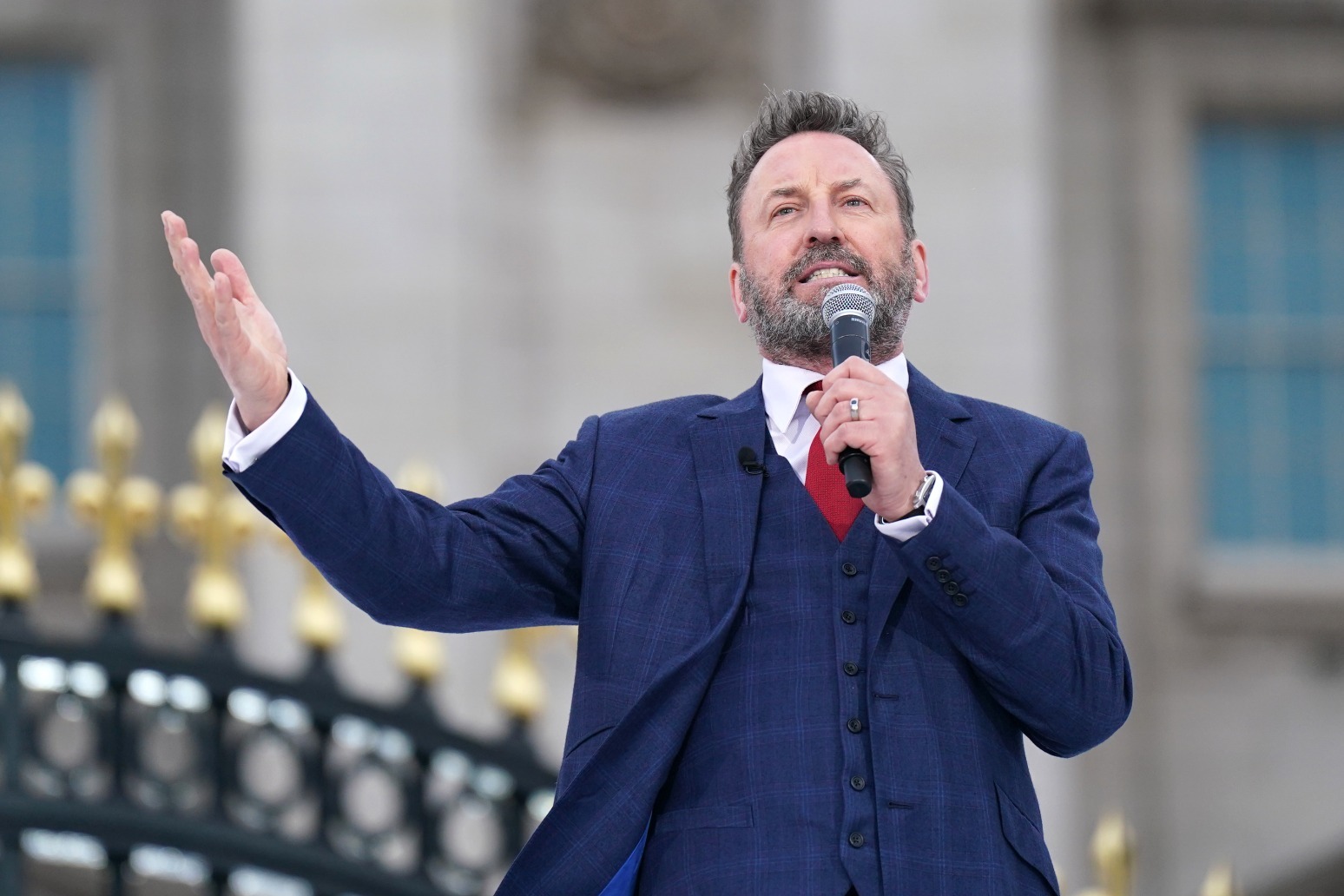 Lee Mack to host Royal Variety 2022 in memory of Queen 