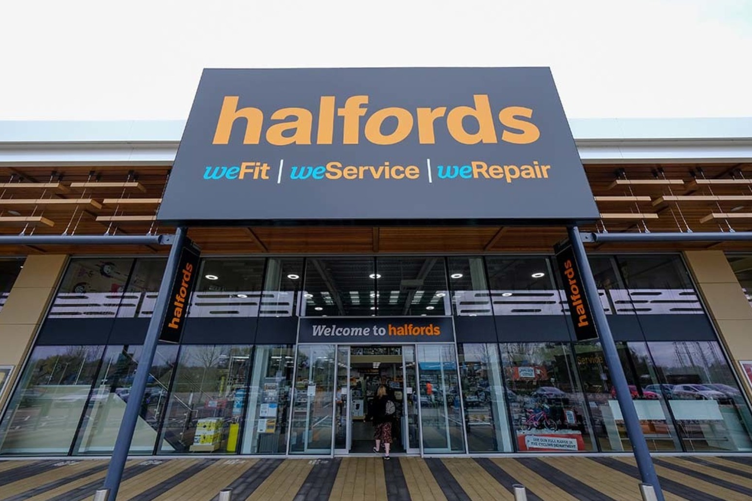Profits at Halfords drop amid consumer cutbacks on non-essentials 