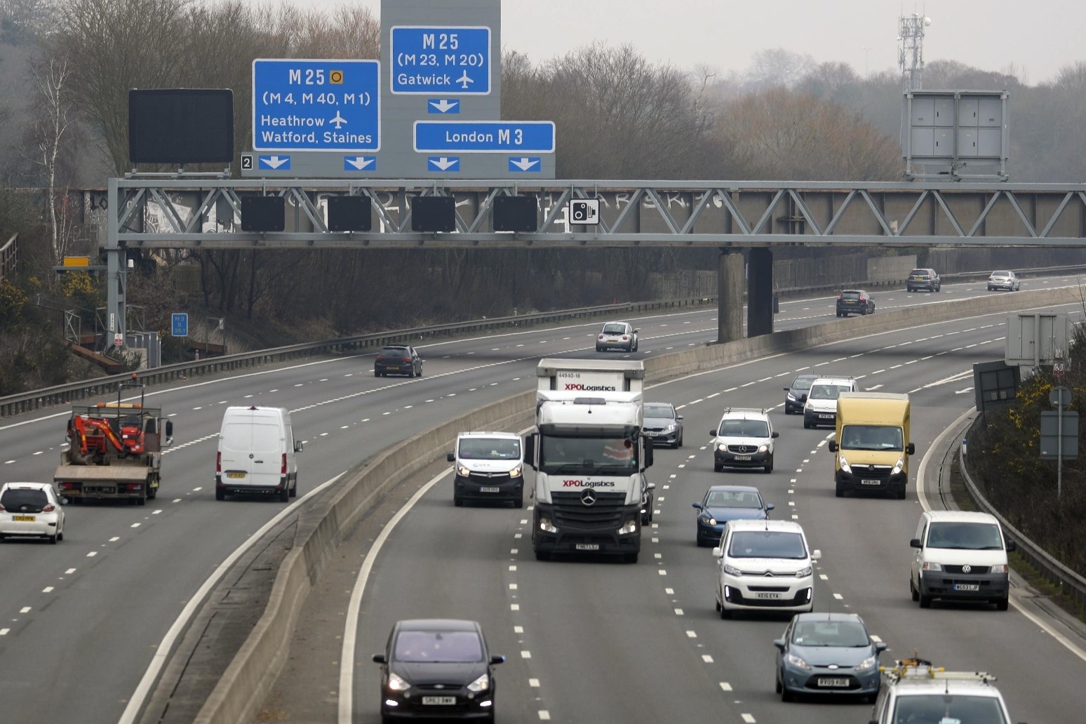 Rishi Sunak bans new smart motorways over concerns about safety and cost 